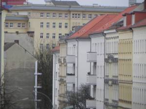 Klicken zum Vergrößern (Friedrichsberger Straße, Berlin-Friedrichshain, Treppenverbindung zur Landsberger Allee, Spartacus-Grundschule, Margarethe-von-Witzleben-Schule)