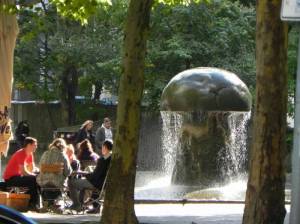  (Leon-Jessel-Platz, Berlin-Wilmersdorf, Wasserpilz) 