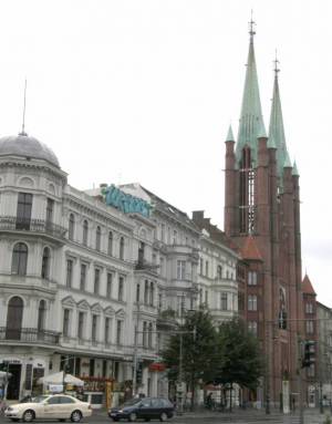 Klicken zum Vergrößern (Yorckstra�e, Berlin-Kreuzberg, Rathaus Kreuzberg, St. Bonifatius-Kirche)
