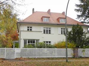 Klicken zum Vergrößern (Sophie-Charlotte-Straße, Berlin-Zehlendorf, Fischtalpark, Friedhof Zehlendorf)