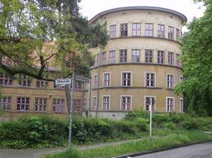 Klicken zum Vergrößern (Hartmannsweilerweg, Berlin-Zehlendorf, Zinnowwald-Grundschule, Pestalozzi-Schule, Peter-Josef-Lenné-Schule)
