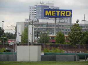 Klicken zum Vergrößern (An der Ostbahn, Berlin-Friedrichshain, Ostbahnhof, Metro, Hellweg)