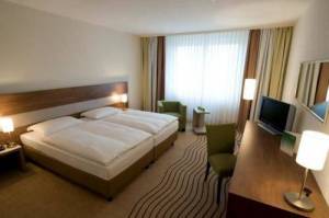  (Holiday Inn Berlin City-East Landsberger Allee, Landsberger Allee 203, 13055 Berlin) 