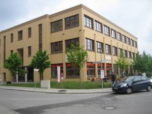 Klicken zum Vergrößern (Osmar-Klemm-Straße, Berlin-Oberschöneweide, Spree, Hochschule für Technik und Wirtschaft)