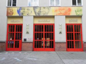 Klicken zum Vergrößern (Pfalzburger Straße, Berlin-Wilmersdorf, Nelson-Mandela-Schule)
