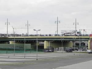 Klicken zum Vergrößern (Warschauer Brücke, Berlin-Friedrichshain, Trainspotting, East-Side-Gallery, Oberbaumbrücke, O2-World)