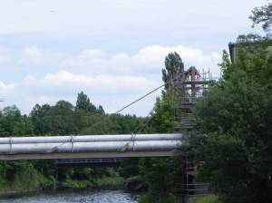 Klicken zum Vergrößern (Rohreitungsbrücke, Berlin-Lichterfelde, Teltowkanal, Hafen Steglitz, Energiemuseum)