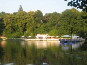 Halensee, Strandbar am ehemaligen Freibad  (2010) Halensee, Berlin-Grunewald, Nacktbadesee, Strandbad, Retentionsfilter, Friedenthalpark