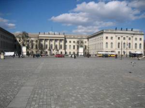 Klicken zum Vergrößern (Bebelplatz, Berlin-Mitte, )