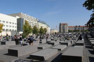  Behrenstraße, Berlin-Mitte, Holocaust-Mahnmal, Komische Oper