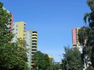  Waldsassener Straße, Berlin-Marienfelde, Wohnblocks und Quartiersmanagement