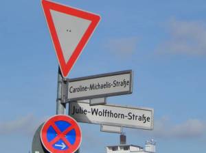 Klicken zum Vergrößern (Caroline-Michaelis-Straße, Berlin-Mitte, Park am Nordbahnhof, Beach-Volleyball, Strandbar, Gedenkstätte Berliner Mauer)
