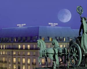  Hotel Adlon Kempinski Berlin, Unter den Linden 77, 10117 Berlin