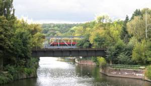 S-Bahnbrücke, Rechts der Teltowkanalweg 2008 S-Bahn-Brücke, Wannsee