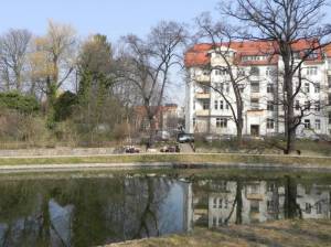 Klarensee und Alter Park (Foto: 2011) Alter Park, Berlin-Tempelhof, Dorfkirche Tempelhof, Tempelhofer Damm, Rathaus Tempelhof