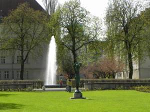  Ceciliengärten, Berlin-Friedenau, Georg Kolbe, Fontäne, Liegewiese