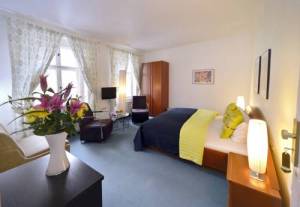  Old Town Hotel, Greifswalder Straße 211, 10405 Berlin