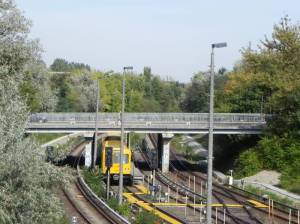 Cecilienstraße, Brücke über die U-Bahn-Trasse (2013) Cecilienstraßenbrücke, Berlin-Hellersdorf, Spree-Center